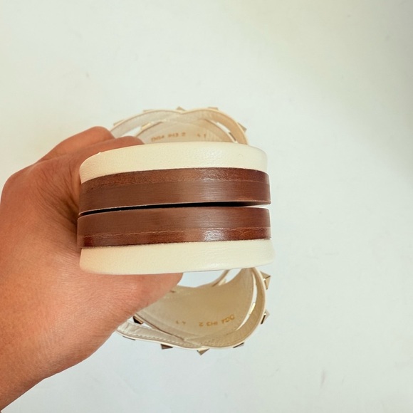 Valentino Garavani Mystic White Gold Strappy Rockstud Flat sandals EU 41 - Picture 10 of 10